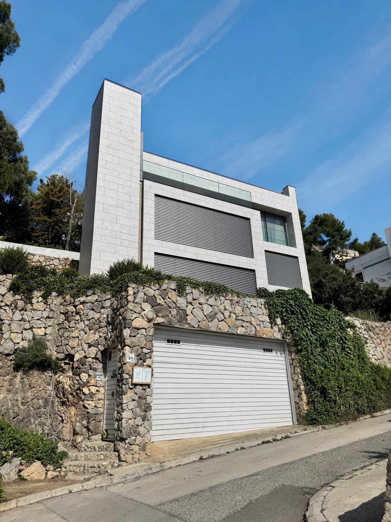 Fachada de CM25